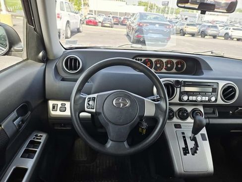 Used 2008 Scion xB FWD image 7