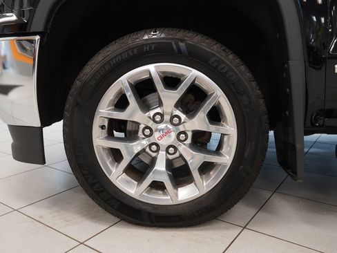 Used 2018 GMC Sierra 1500 SLT w/ SLT Premium Package AWD/4WD image 15