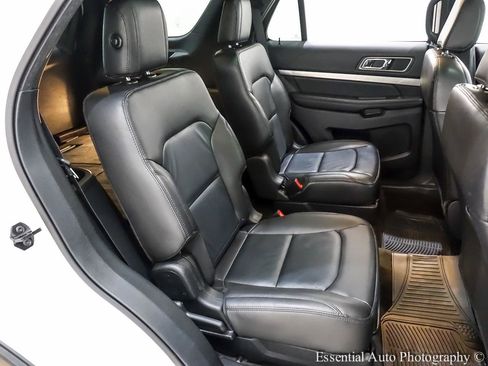 Used 2018 Ford Explorer XLT w/ Equipment Group 202A image 33