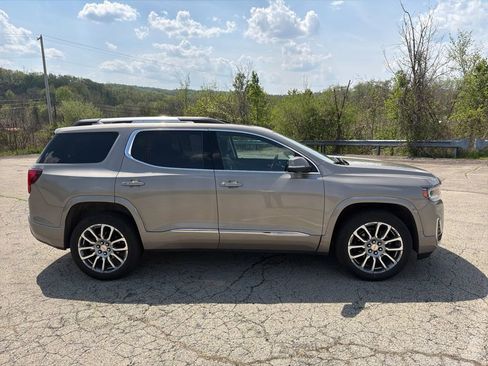 Used 2023 GMC Acadia Denali w/ Denali Ultimate Package AWD/4WD image 2