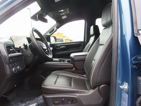 Certified 2025 Chevrolet Suburban Premier image 13