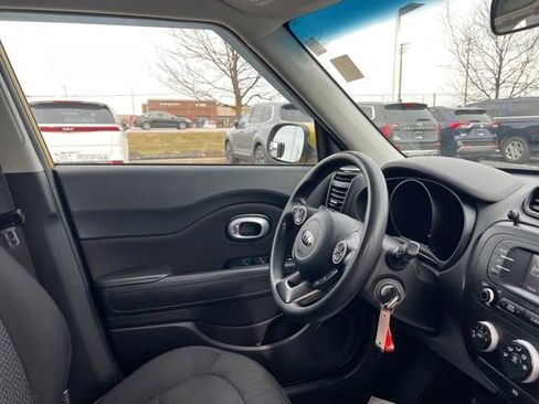 Used 2015 Kia Soul + image 29