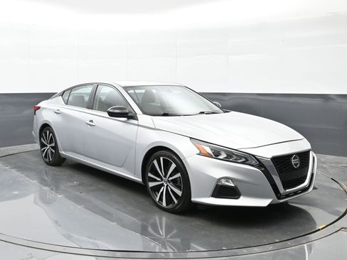 Used 2022 Nissan Altima 2.5 SR image 6