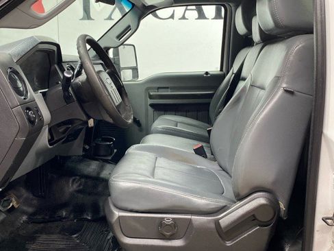 Used 2015 Ford F550 2WD Regular Cab Super Duty image 23