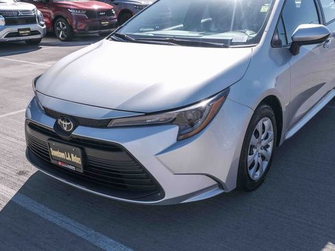 Used 2024 Toyota Corolla LE FWD image 11