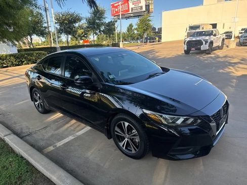 Used 2020 Nissan Sentra SV FWD image 2