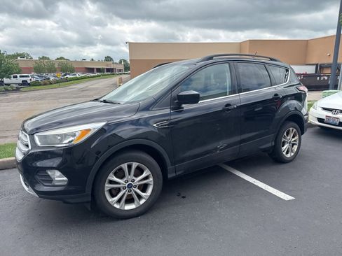 Used 2018 Ford Escape SE w/ SE SYNC Package AWD/4WD image 13