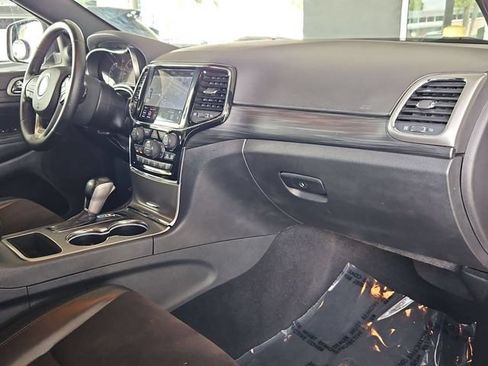 Used 2020 Jeep Grand Cherokee Laredo w/ Laredo X Package RWD image 29
