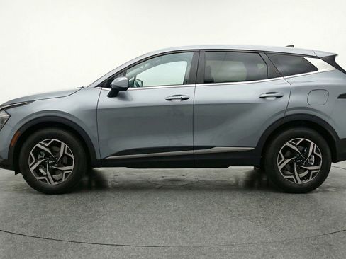 Used 2025 Kia Sportage LX image 5