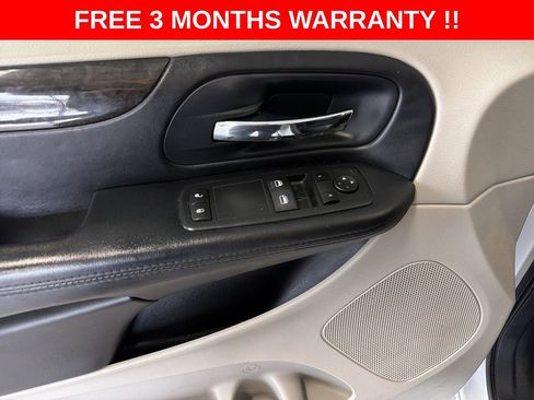 Used 2017 Dodge Grand Caravan SE image 12