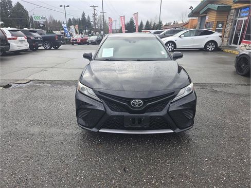 Used 2018 Toyota Camry XSE image 7