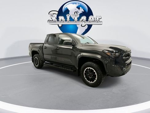 Used 2025 Toyota Tacoma SR5 image 2