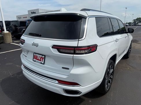 Used 2021 Jeep Grand Cherokee L Overland w/ Advanced Protech Group III AWD/4WD image 3