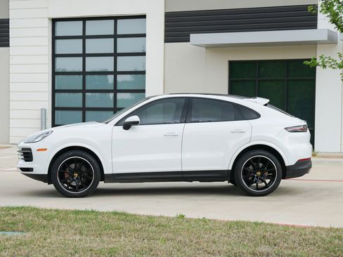 Used 2020 Porsche Cayenne image 2