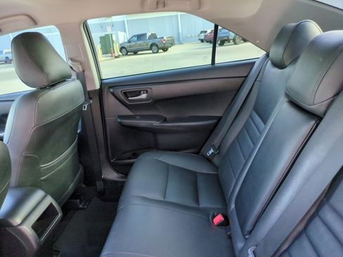 Used 2016 Toyota Camry SE image 14