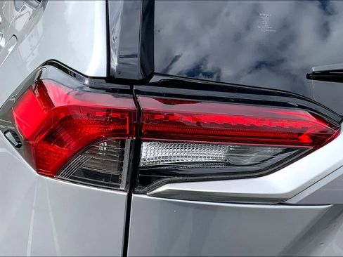 Used 2020 Toyota RAV4 XSE AWD/4WD image 28