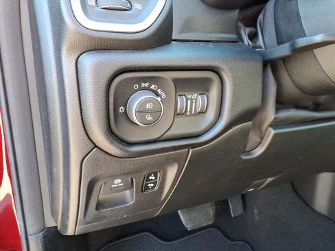 Used 2019 RAM 1500 Laramie image 11