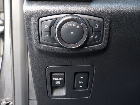 Used 2018 Ford F150 XLT w/ Equipment Group 302A Luxury AWD/4WD image 18