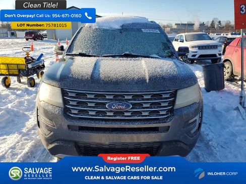 Used 2016 Ford Explorer XLT w/ Equipment Group 202A image 4