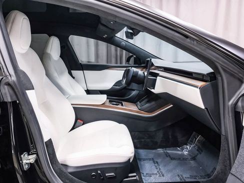 Used 2023 Tesla Model S Standard Range image 16