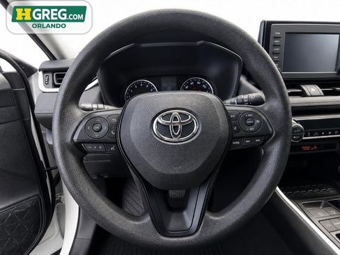 Used 2021 Toyota RAV4 XLE w/ Convenience Package FWD image 14