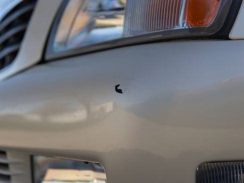 Used 2000 Cadillac De Ville DTS w/ Comfort/Convenience Pkg image 25