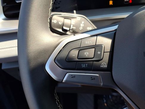 New 2026 Volkswagen Tiguan SE image 19