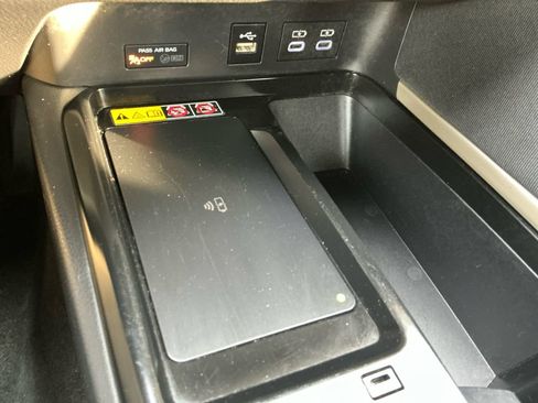 Used 2025 Toyota Camry LE FWD image 27