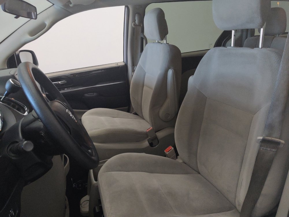 Used 2016 Dodge Grand Caravan SE w/ Quick Order Package 29E SE FWD image 17