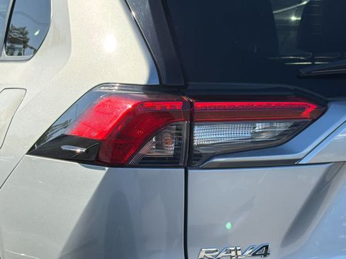 Used 2019 Toyota RAV4 XSE w/ XSE Weather Package AWD/4WD image 15