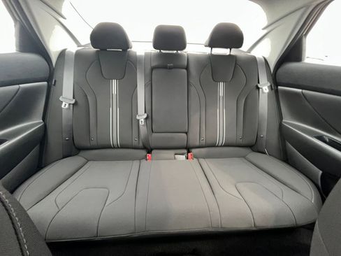 Used 2025 Hyundai Elantra SEL image 36