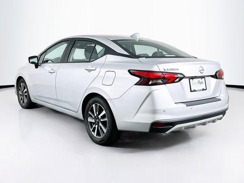 Used 2025 Nissan Versa SV FWD image 5