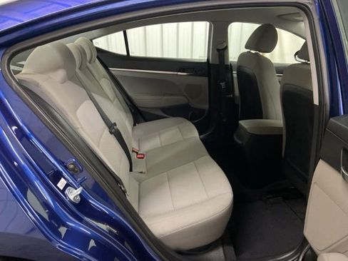 Used 2019 Hyundai Elantra SE image 14