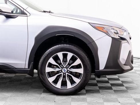 Used 2024 Subaru Outback Touring AWD/4WD image 32