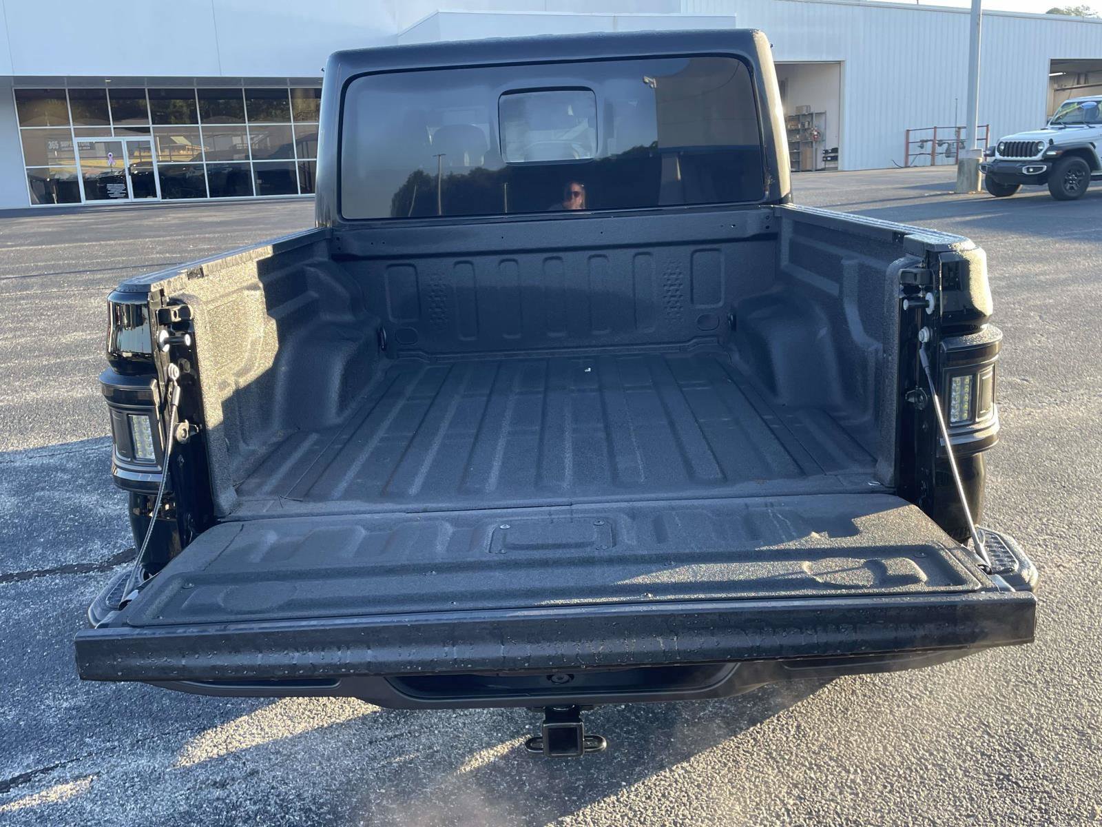 Certified 2026 Jeep Gladiator Sport AWD/4WD image 27
