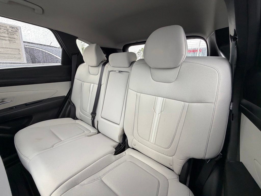 Used 2025 Hyundai Tucson SEL FWD image 24