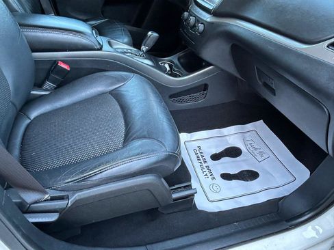 Used 2018 Dodge Journey Crossroad FWD image 12