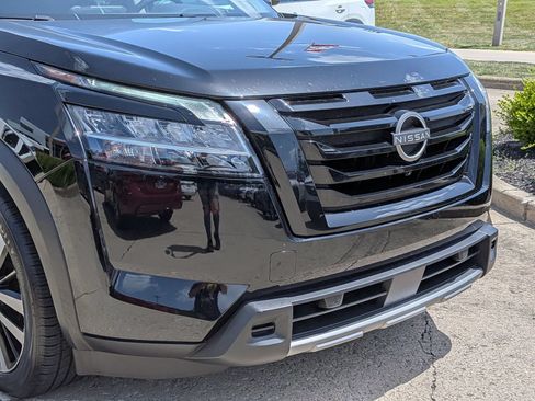 Certified 2024 Nissan Pathfinder Platinum AWD/4WD image 39