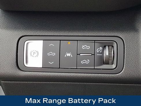 Used 2025 Chevrolet Silverado EV RST AWD/4WD image 9
