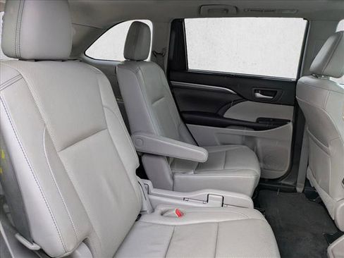 Used 2017 Toyota Highlander Limited image 20
