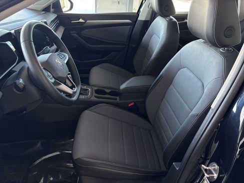 Used 2025 Volkswagen Jetta SE image 25