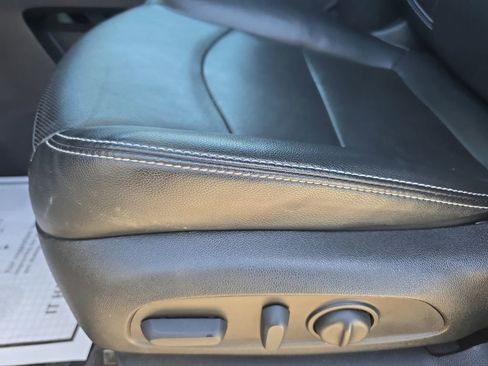 Used 2023 GMC Terrain SLT w/ Infotainment Package II image 25