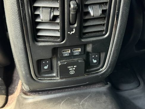 Used 2017 Jeep Grand Cherokee Limited image 25
