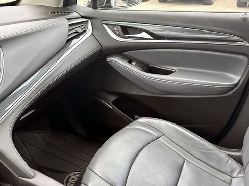 Used 2019 Buick Enclave Essence AWD/4WD image 30