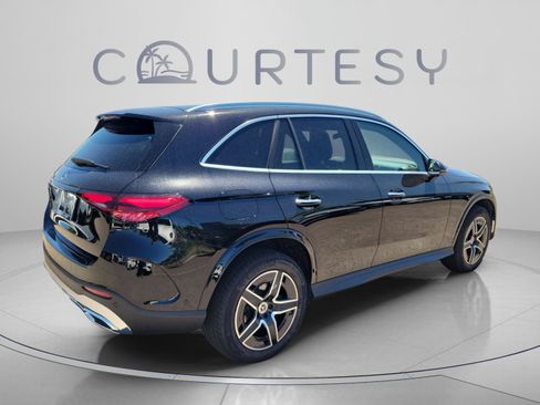 Certified 2026 Mercedes-Benz GLC 300 image 2