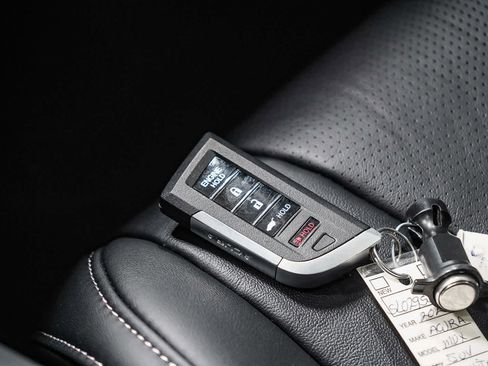 Used 2025 Acura MDX SH-AWD w/ Technology Package image 32