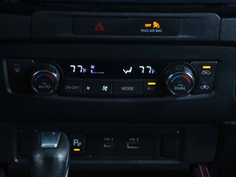 Used 2022 Nissan Frontier PRO-4X w/ Technology Package image 20