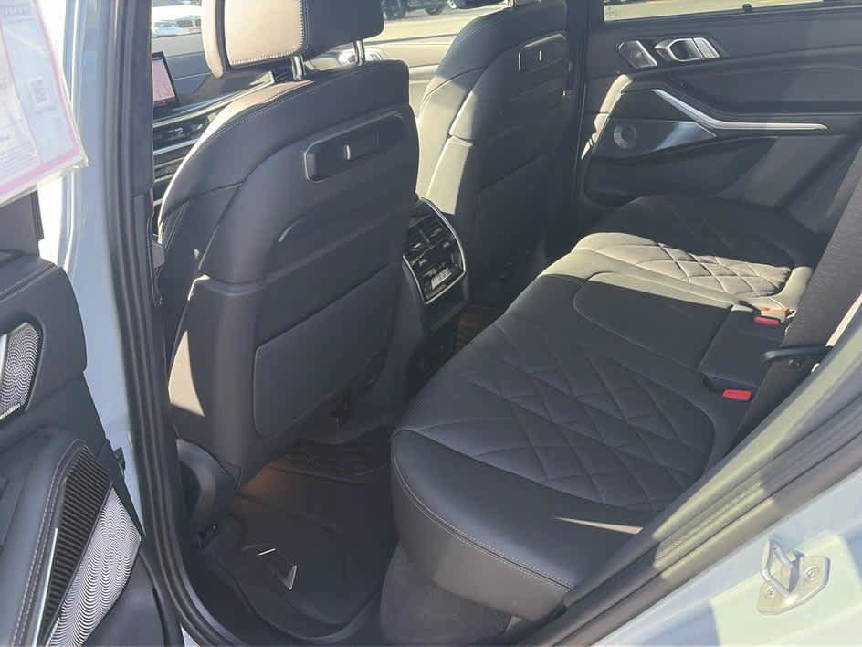 Used 2025 BMW X5 M60i AWD/4WD image 19