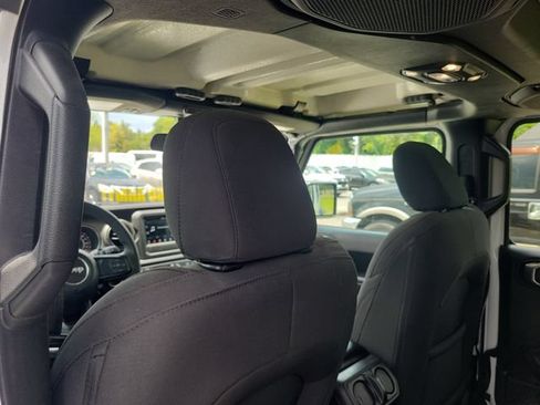 Used 2023 Jeep Wrangler Unlimited Sport AWD/4WD image 8