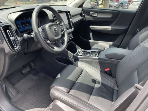 Used 2023 Volvo XC40 B5 Plus w/ Protection Package Premier AWD/4WD image 13